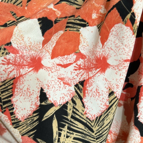 Guess by Marciano flower Jumpsuit. One shoulder - Picture 2 of 4